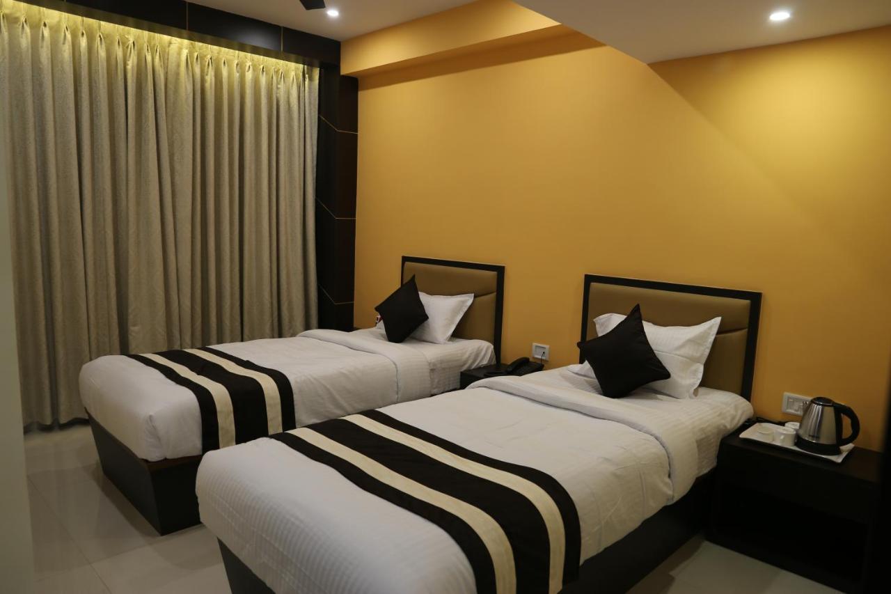 Hotel Ds International Джамшедпур Екстериор снимка