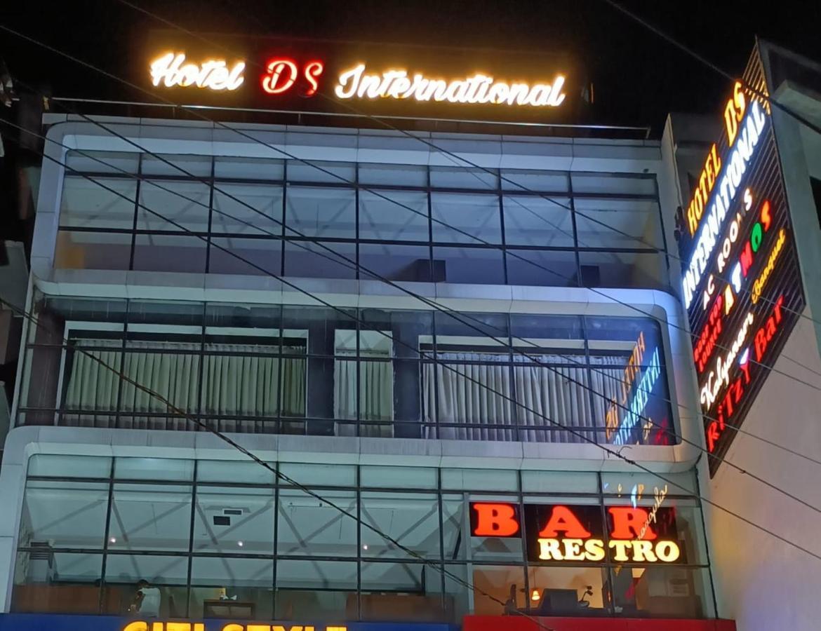 Hotel Ds International Джамшедпур Екстериор снимка